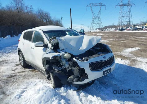 2017 Kia Sportage Lx z USA, uszkodzony, nr VIN KNDPMCAC1H7033542